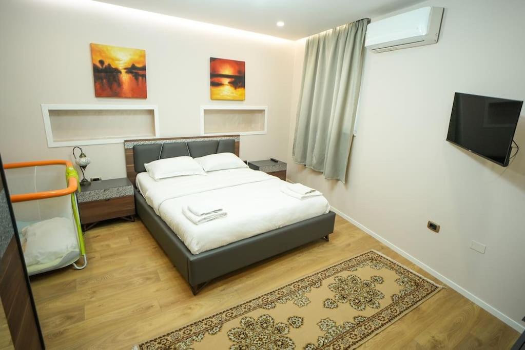 Grandpa House App.1 Lejlighed Tirana Eksteriør billede